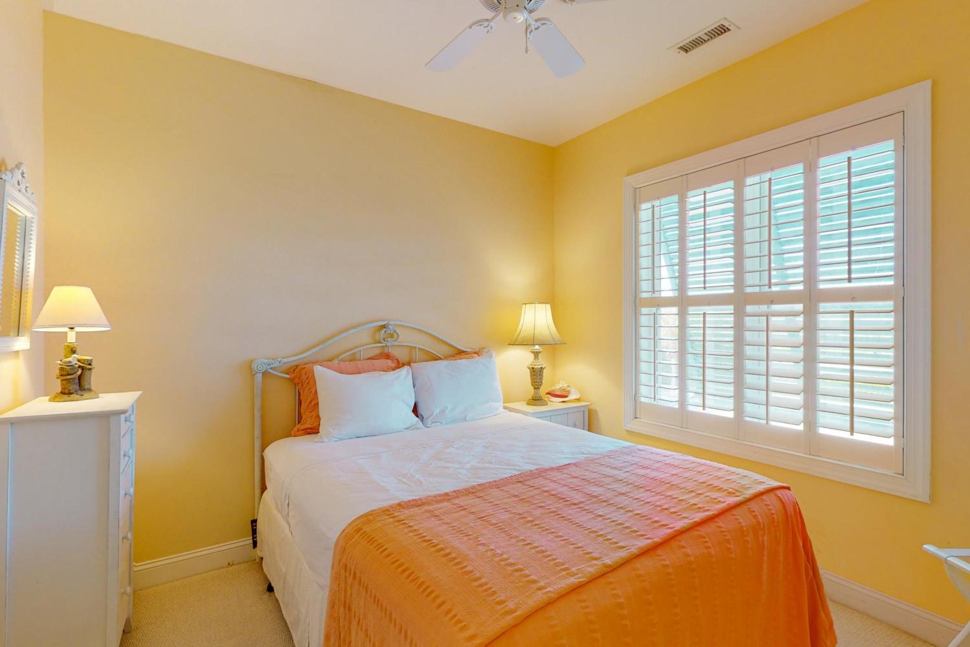 Shutters Villa Pine Knoll Shores Room photo